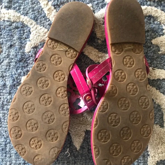 Fuchsia patent Tory Burch Miller sandal size 8.5 - Picture 6 of 7